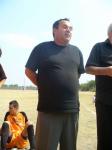 Paraschiv, un primar care a promis ca va pune si aspersoare pe un teren de fotbal care acum nici nu arata a teren de fotbal