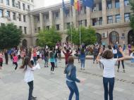 PREMIERA IN SPORTUL DIN VRANCEA. 19 MAI 2018, PIATA UNIRII DIN FOCSANI, CEL MAI MARE FLASHMOB DIN VRANCEA ... VINO SI TU ...