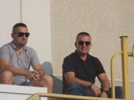 Nicuta Oprea, candidatul la presedinte AJF Vrancea si arbitrul Iulian Iacob ...