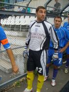 Portarul Bors, slab si la iarba si la sala. Dupa acest rezultat cineva trebuie sa-si dea demisia...daca nu mai multi! Fotbal si futsal cu aceeasi jucatori nu face nimeni in lumea asta! NUMAI LA FOCSANI SE FACE SALATA ORIENTALA PE BANII PUBLICI!!!