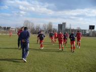 FC Panciu la incalzire. In spate tabela moarta a Adjudului...