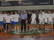 Parida de deschidere a CUPEI PRESEI 2010 - lovitura de incepere a fost data de prefectul Ion Oprea