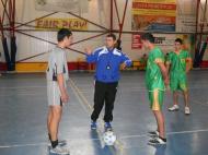 Arbitrul Stanel Saragea si capitanii celor doua echipe