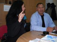 Profesorul Ion Viorel si doamna inspector Vica Minca intr-o foarte buna dispozitie si optimism fata de castigatoarea turneului de la Focsani...