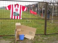 Lumanari la stadionul din Gugesti in memoria lui Pantaze Adrian