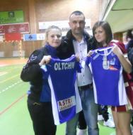 Academica Focsani, prin presedintele Emil Crihana, promite ca stafeta preluata de la Oltchim de catre jucatoarele sale, va aduce peste aproape 4 ani de zile din nou 2000 de spectatori la Polivalenta din Focsani...