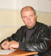 Popa Iulian este cursant UEFA C, comisia tehnica il va evalua, restul vorbaretilor de la tv...ciocul mic, daca  nu ai atributii...